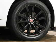 Jaguar F-PACE D240 Chequered Flag - U13397