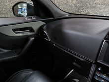 Jaguar F-PACE D240 Chequered Flag - U13397