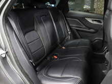 Jaguar F-PACE D240 Chequered Flag - U13397