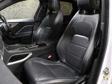 Jaguar F-PACE D240 Chequered Flag - U13397