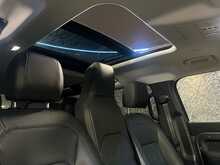 Land Rover Defender 110 D300 MHEV SE - U13399