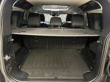 Land Rover Defender 110 D300 MHEV SE - U13399