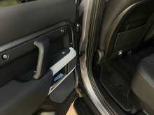 Land Rover Defender 110 D300 MHEV SE - U13399