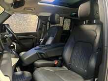 Land Rover Defender 110 D300 MHEV SE - U13399