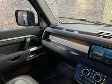 Land Rover Defender 110 D300 MHEV SE - U13399