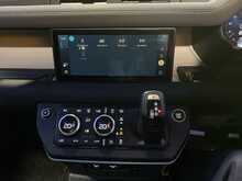 Land Rover Defender 110 D300 MHEV SE - U13399