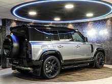 Land Rover Defender 110 D300 MHEV SE - U13399