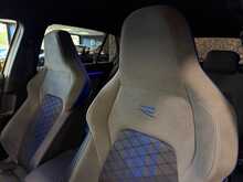 Volkswagen Golf TSI R - U13456