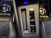 Volkswagen Golf TSI R - U13456