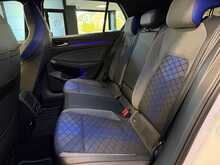 Volkswagen Golf TSI R - U13456