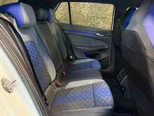 Volkswagen Golf TSI R - U13456