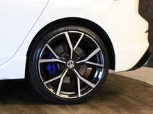 Volkswagen Golf TSI R - U13456