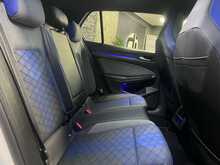 Volkswagen Golf TSI R - U13462