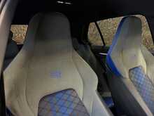 Volkswagen Golf TSI R - U13480