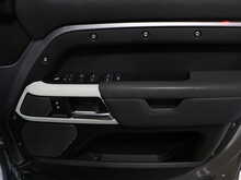 Land Rover Defender 110 SD4 SE - U13504