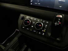 Land Rover Defender 110 SD4 SE - U13504