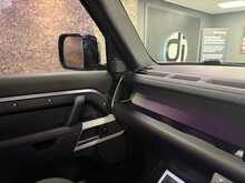 Land Rover Defender 110 SD4 SE - U13504