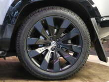 Land Rover Defender 110 SD4 SE - U13504