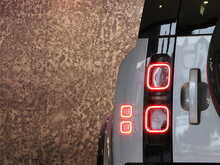 Land Rover Defender 110 SD4 SE - U13504