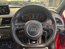 Audi Q3 TFSI CoD Black Edition - U13521