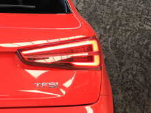Audi Q3 TFSI CoD Black Edition - U13521