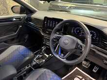 Volkswagen T-Roc TSI R Black Edition - U13537
