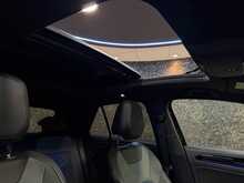 Volkswagen T-Roc TSI R Black Edition - U13537