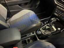 Volkswagen T-Roc TSI R Black Edition - U13537