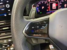 Volkswagen T-Roc TSI R Black Edition - U13537