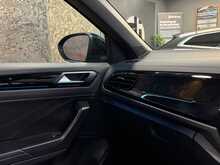 Volkswagen T-Roc TSI R Black Edition - U13537
