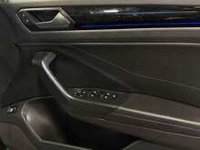 Volkswagen T-Roc TSI R Black Edition - U13537