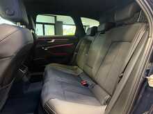 Audi A6 Avant TFSI Black Edition - U13559