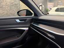 Audi A6 Avant TFSI Black Edition - U13559