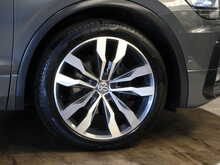 Volkswagen Tiguan TDI R-Line Tech - U13575