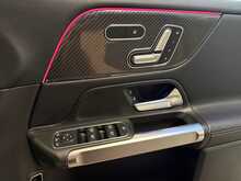 Mercedes-Benz GLB GLB35 AMG - U13600