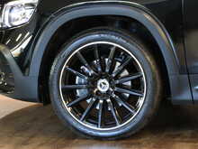 Mercedes-Benz GLB GLB200 AMG Line Night Edition - U13601