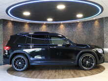 Mercedes-Benz GLB GLB200 AMG Line Night Edition - U13601