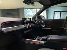 Mercedes-Benz GLB GLB200 AMG Line Night Edition - U13601
