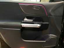 Mercedes-Benz GLB GLB200 AMG Line Night Edition - U13601