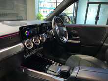 Mercedes-Benz GLB GLB200 AMG Line Night Edition - U13601