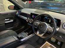 Mercedes-Benz GLB GLB200 AMG Line Night Edition - U13601