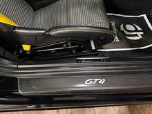 Porsche 718 Cayman GT4 - U13614