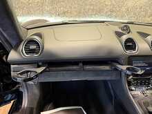 Porsche 718 Cayman GT4 - U13614