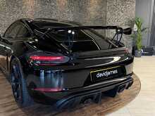 Porsche 718 Cayman GT4 - U13614