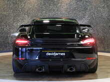 Porsche 718 Cayman GT4 - U13614