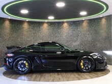 Porsche 718 Cayman GT4 - U13614