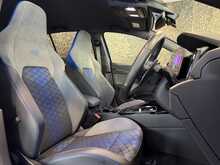 Volkswagen Golf TSI R Black Edition - U13632