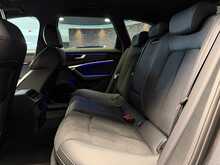 Audi A6 Avant TFSI Black Edition - U13693