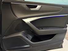 Audi A6 Avant TFSI Black Edition - U13693