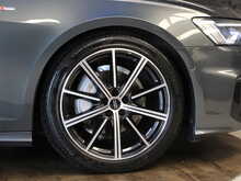 Audi A6 Avant TFSI Black Edition - U13693